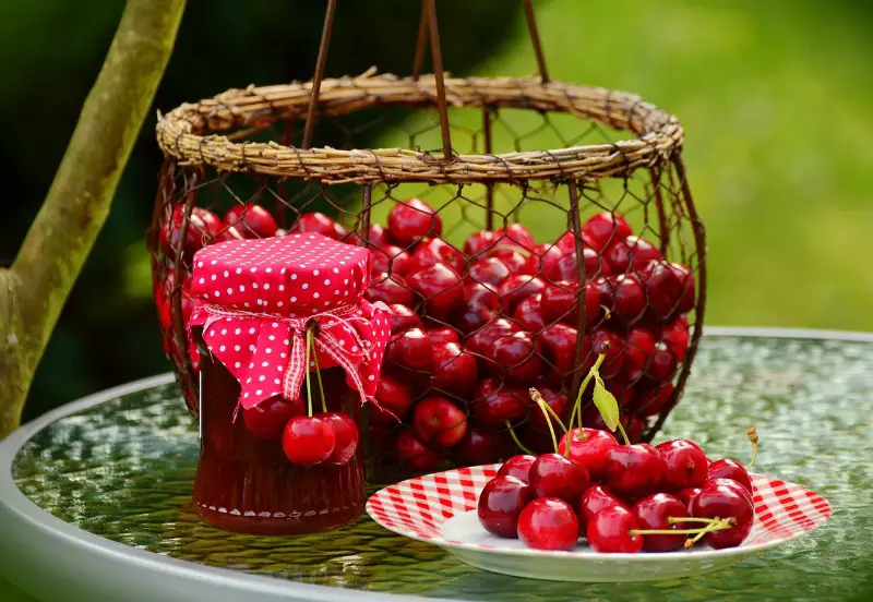 Sweet cherries jam