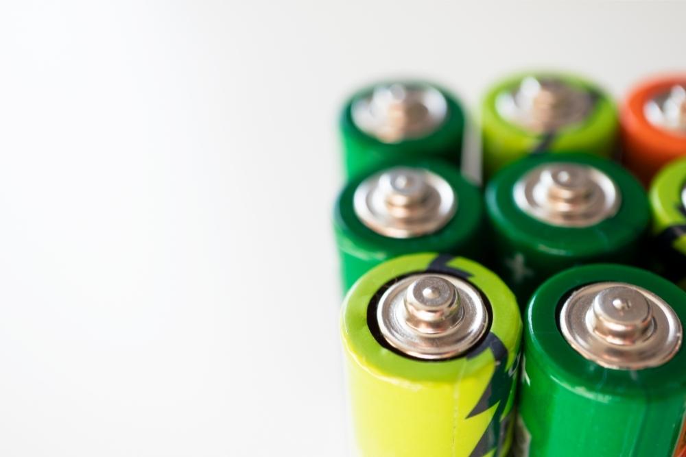 How To Recharge Alkaline Batteries Safely And Without Leaks