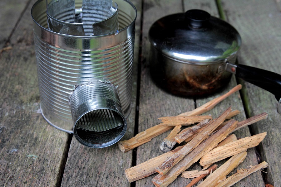 DIY Rocket Stove made with two tin cans