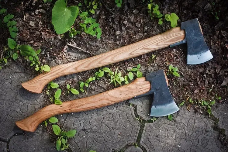 Hatchet Vs Axe: Which One Is The Best? 1 Hatchet Vs Axe