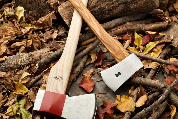 Size difference between axe and hatchet